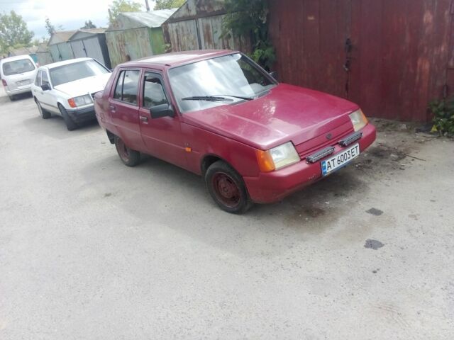 Красный ЗАЗ 1103 Славута, объемом двигателя 1.2 л и пробегом 28 тыс. км за 700 $, фото 1 на Automoto.ua