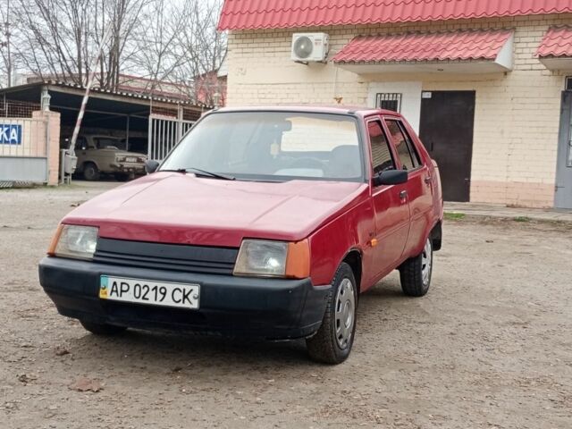 Красный ЗАЗ 1103 Славута, объемом двигателя 1.2 л и пробегом 200 тыс. км за 800 $, фото 1 на Automoto.ua