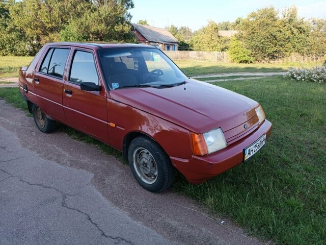 Красный ЗАЗ 1103 Славута, объемом двигателя 1.3 л и пробегом 150 тыс. км за 537 $, фото 1 на Automoto.ua