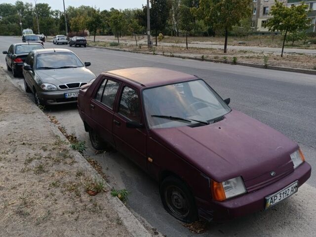 Красный ЗАЗ 1103 Славута, объемом двигателя 0 л и пробегом 200 тыс. км за 400 $, фото 1 на Automoto.ua