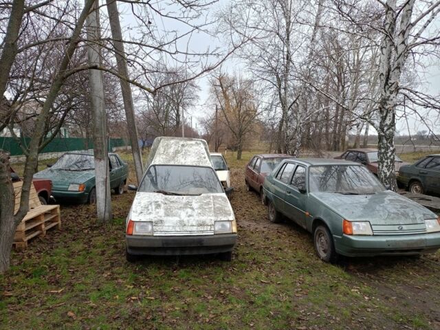 Красный ЗАЗ 1103 Славута, объемом двигателя 0 л и пробегом 100 тыс. км за 300 $, фото 1 на Automoto.ua