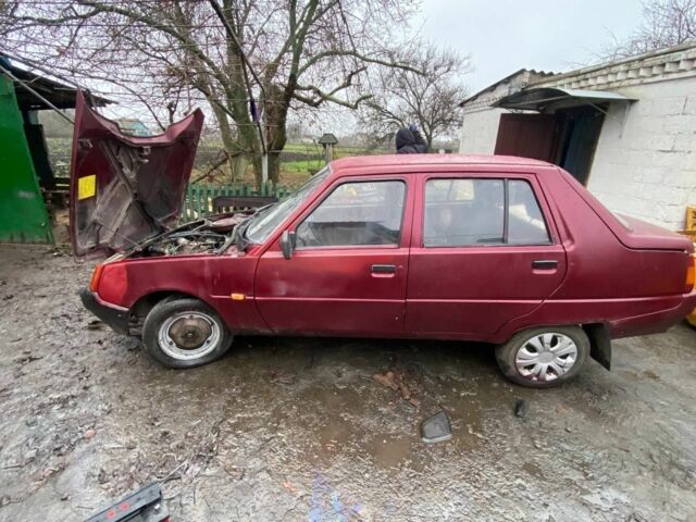 Красный ЗАЗ 1103 Славута, объемом двигателя 0 л и пробегом 100 тыс. км за 355 $, фото 1 на Automoto.ua