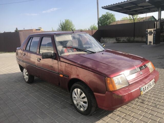 Красный ЗАЗ 1103 Славута, объемом двигателя 1.2 л и пробегом 195 тыс. км за 550 $, фото 1 на Automoto.ua