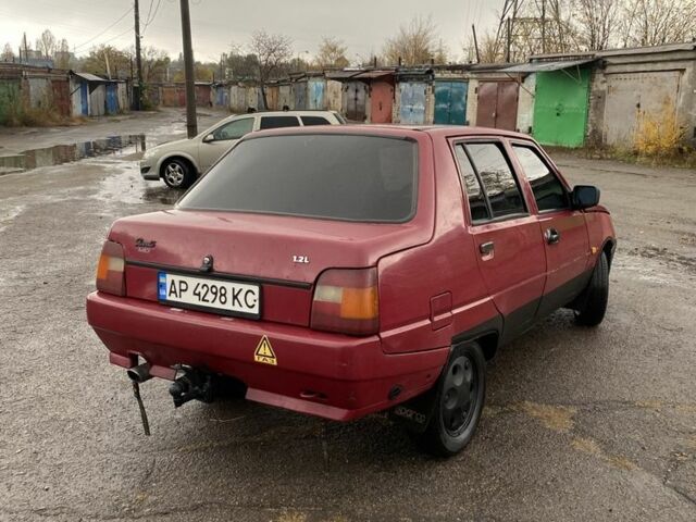 ЗАЗ 1103 Славута 2003 у Запоріжжя на Automoto.ua Червоний ЗАЗ 1103 Славута, об'ємом двигуна 1.2 л та пробігом 3 тис. км за 550 $, фото 1 на Automoto.ua