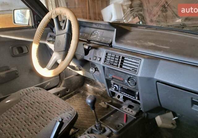 Красный ЗАЗ 1103 Славута, объемом двигателя 1.1 л и пробегом 200 тыс. км за 1200 $, фото 1 на Automoto.ua