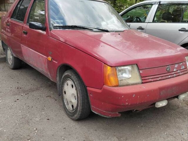 Красный ЗАЗ 1103 Славута, объемом двигателя 1.2 л и пробегом 150 тыс. км за 1100 $, фото 1 на Automoto.ua