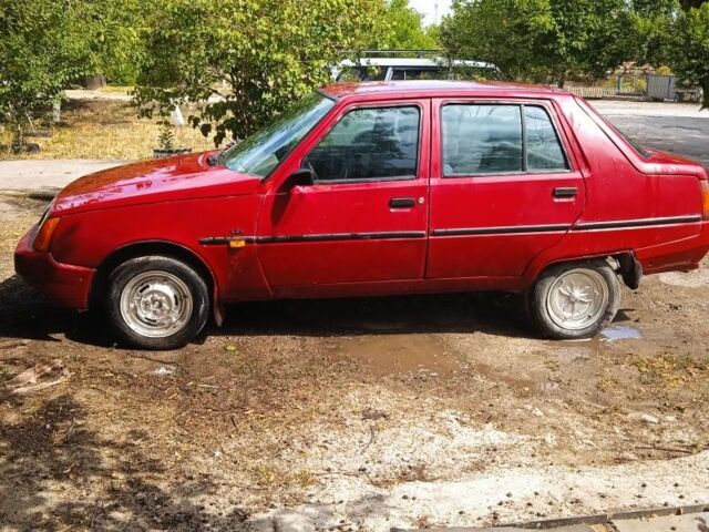 Красный ЗАЗ 1103 Славута, объемом двигателя 1.2 л и пробегом 98 тыс. км за 599 $, фото 1 на Automoto.ua