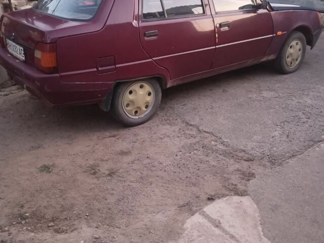 Красный ЗАЗ 1103 Славута, объемом двигателя 1.2 л и пробегом 103 тыс. км за 713 $, фото 1 на Automoto.ua