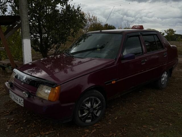 Красный ЗАЗ 1103 Славута, объемом двигателя 1.2 л и пробегом 195 тыс. км за 550 $, фото 1 на Automoto.ua