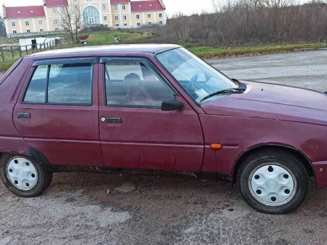 Красный ЗАЗ 1103 Славута, объемом двигателя 1.2 л и пробегом 174 тыс. км за 899 $, фото 1 на Automoto.ua