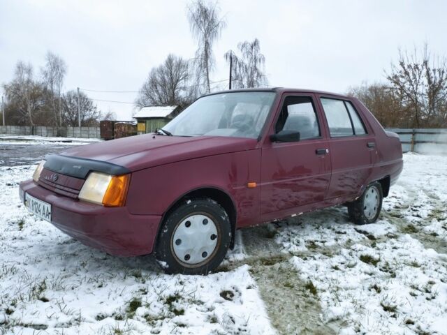 Красный ЗАЗ 1103 Славута, объемом двигателя 0 л и пробегом 170 тыс. км за 550 $, фото 1 на Automoto.ua