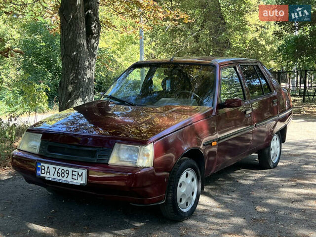 Красный ЗАЗ 1103 Славута, объемом двигателя 1.2 л и пробегом 140 тыс. км за 1650 $, фото 1 на Automoto.ua