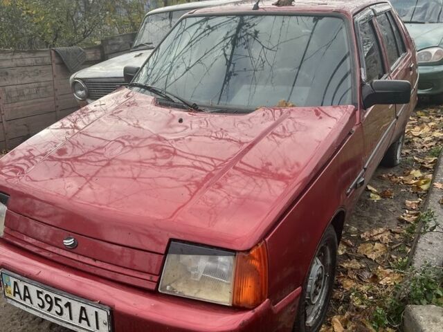 Красный ЗАЗ 1103 Славута, объемом двигателя 1 л и пробегом 100 тыс. км за 300 $, фото 1 на Automoto.ua