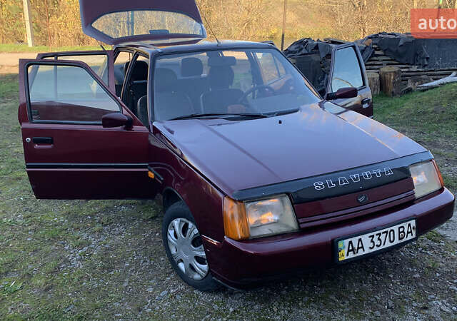 Красный ЗАЗ 1103 Славута, объемом двигателя 1.2 л и пробегом 166 тыс. км за 1350 $, фото 1 на Automoto.ua