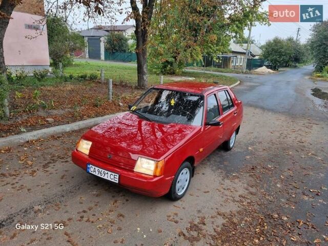 Красный ЗАЗ 1103 Славута, объемом двигателя 1.09 л и пробегом 47 тыс. км за 2100 $, фото 1 на Automoto.ua