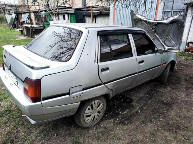 Серый ЗАЗ 1103 Славута, объемом двигателя 1.2 л и пробегом 105 тыс. км за 250 $, фото 1 на Automoto.ua