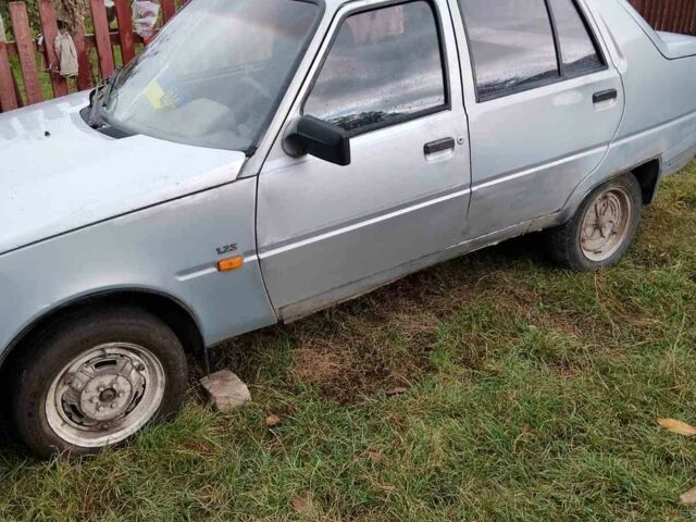 Серый ЗАЗ 1103 Славута, объемом двигателя 1.2 л и пробегом 150 тыс. км за 450 $, фото 1 на Automoto.ua