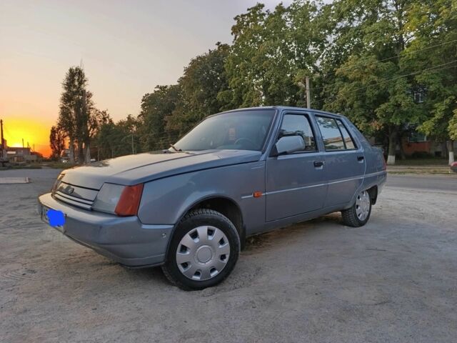 Серый ЗАЗ 1103 Славута, объемом двигателя 1.2 л и пробегом 60 тыс. км за 1500 $, фото 1 на Automoto.ua