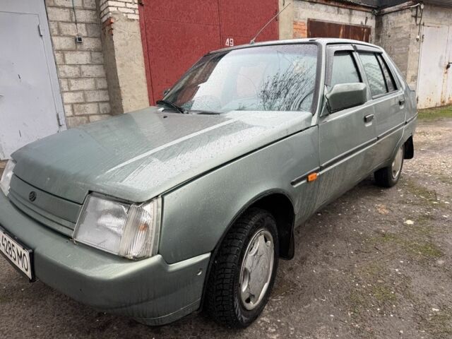 Сірий ЗАЗ 1103 Славута, об'ємом двигуна 1.2 л та пробігом 300 тис. км за 999 $, фото 1 на Automoto.ua
