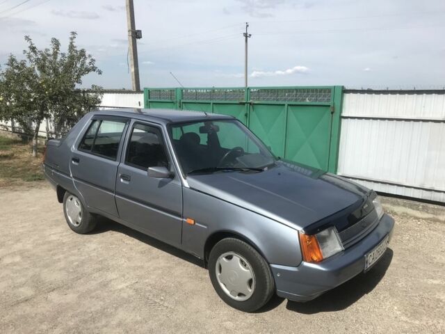 Серый ЗАЗ 1103 Славута, объемом двигателя 1.3 л и пробегом 73 тыс. км за 1500 $, фото 1 на Automoto.ua