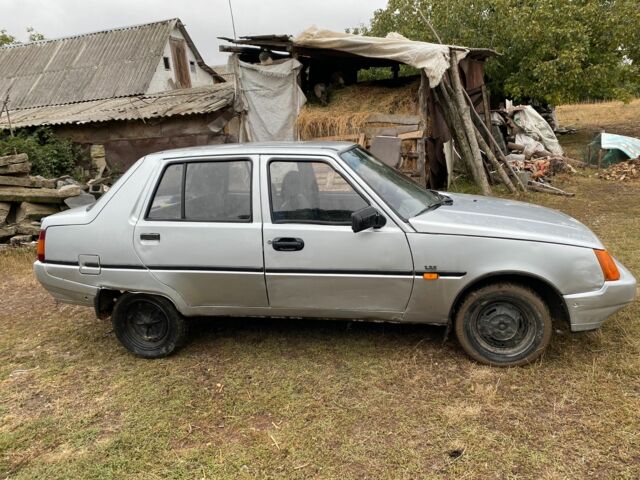 Сірий ЗАЗ 1103 Славута, об'ємом двигуна 1.2 л та пробігом 150 тис. км за 404 $, фото 1 на Automoto.ua