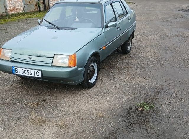 Серый ЗАЗ 1103 Славута, объемом двигателя 1.2 л и пробегом 300 тыс. км за 685 $, фото 1 на Automoto.ua