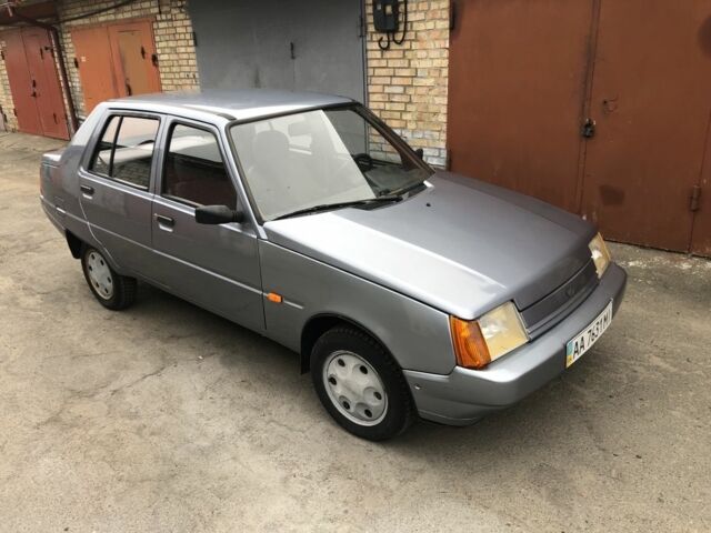 Серый ЗАЗ 1103 Славута, объемом двигателя 0 л и пробегом 8 тыс. км за 1900 $, фото 1 на Automoto.ua