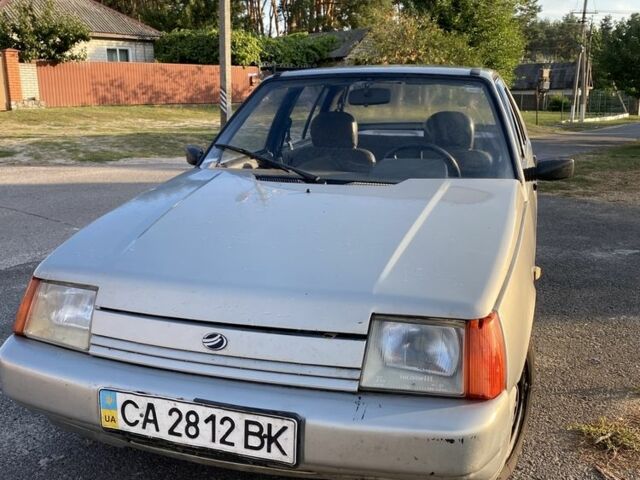 Серый ЗАЗ 1103 Славута, объемом двигателя 1.2 л и пробегом 116 тыс. км за 800 $, фото 1 на Automoto.ua