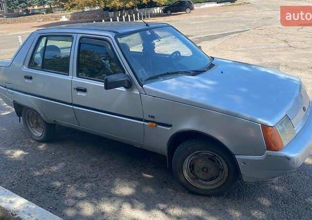 Серый ЗАЗ 1103 Славута, объемом двигателя 1.2 л и пробегом 150 тыс. км за 650 $, фото 1 на Automoto.ua