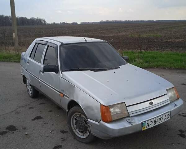 Серый ЗАЗ 1103 Славута, объемом двигателя 1.2 л и пробегом 160 тыс. км за 750 $, фото 1 на Automoto.ua