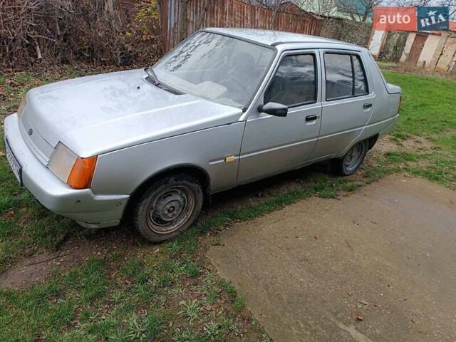 Серый ЗАЗ 1103 Славута, объемом двигателя 1.2 л и пробегом 85 тыс. км за 900 $, фото 1 на Automoto.ua