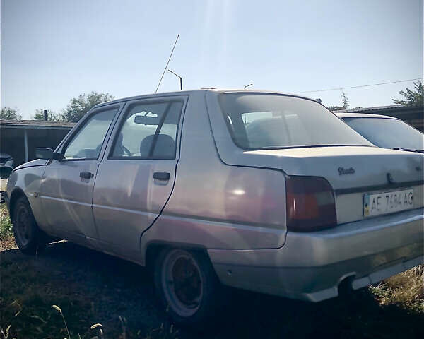 Сірий ЗАЗ 1103 Славута, об'ємом двигуна 1.2 л та пробігом 222 тис. км за 1300 $, фото 1 на Automoto.ua
