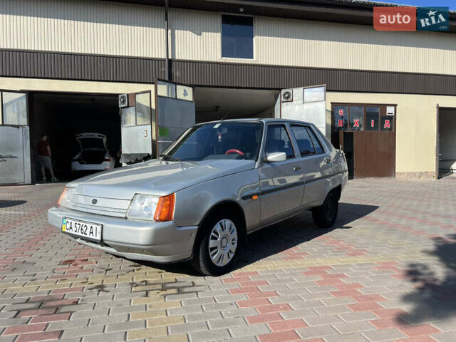 Серый ЗАЗ 1103 Славута, объемом двигателя 1.2 л и пробегом 100 тыс. км за 1800 $, фото 1 на Automoto.ua