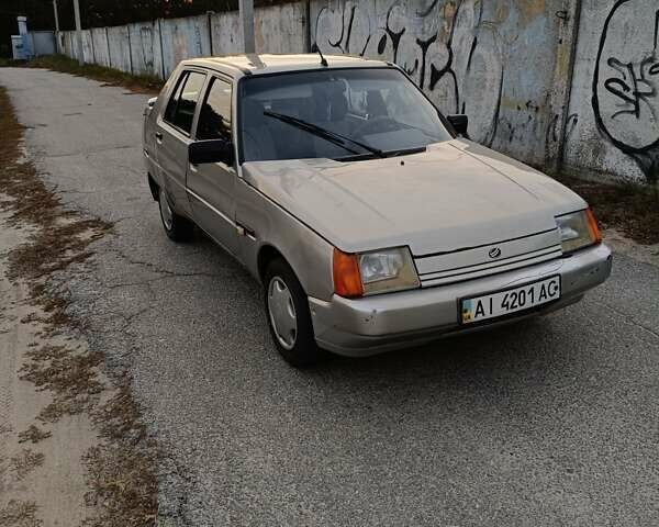 Серый ЗАЗ 1103 Славута, объемом двигателя 1.3 л и пробегом 138 тыс. км за 1250 $, фото 1 на Automoto.ua