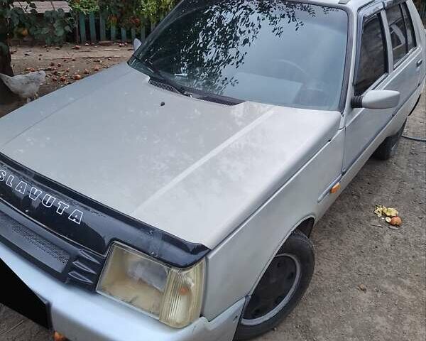 Серый ЗАЗ 1103 Славута, объемом двигателя 1.2 л и пробегом 300 тыс. км за 1326 $, фото 1 на Automoto.ua