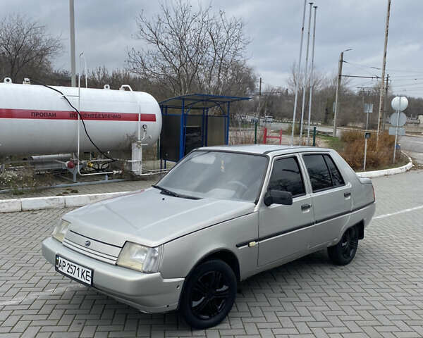 Серый ЗАЗ 1103 Славута, объемом двигателя 1.2 л и пробегом 147 тыс. км за 1000 $, фото 1 на Automoto.ua