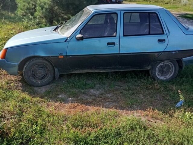 Синий ЗАЗ 1103 Славута, объемом двигателя 1.2 л и пробегом 200 тыс. км за 239 $, фото 1 на Automoto.ua