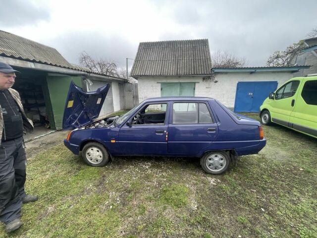 Синий ЗАЗ 1103 Славута, объемом двигателя 1.2 л и пробегом 70 тыс. км за 1299 $, фото 1 на Automoto.ua