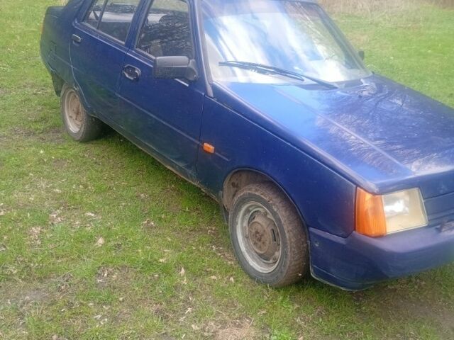 Синий ЗАЗ 1103 Славута, объемом двигателя 1.2 л и пробегом 250 тыс. км за 550 $, фото 1 на Automoto.ua