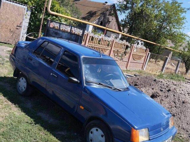 Синий ЗАЗ 1103 Славута, объемом двигателя 1.2 л и пробегом 258 тыс. км за 901 $, фото 1 на Automoto.ua
