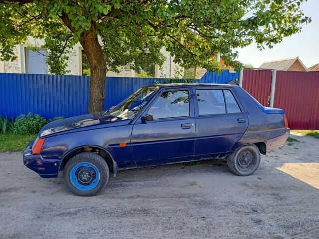 Синий ЗАЗ 1103 Славута, объемом двигателя 1.3 л и пробегом 88 тыс. км за 600 $, фото 1 на Automoto.ua