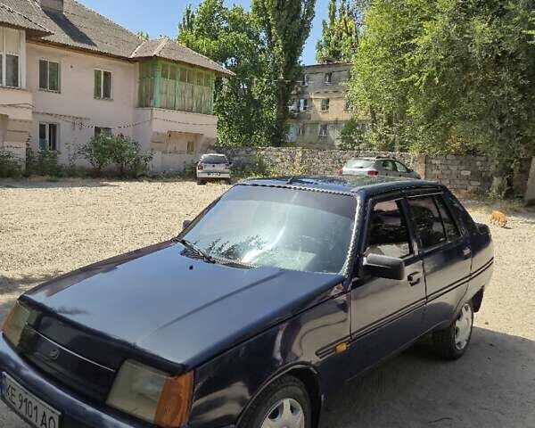 ЗАЗ 1103 Славута 2006 в Кривом Роге на Automoto.ua Синий ЗАЗ 1103 Славута, объемом двигателя 1.2 л и пробегом 67 тыс. км за 2100 $, фото 1 на Automoto.ua