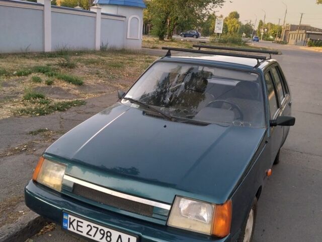 ЗАЗ 1103 Славута 2001 в Кривом Роге на Automoto.ua Зеленый ЗАЗ 1103 Славута, объемом двигателя 1.2 л и пробегом 210 тыс. км за 800 $, фото 1 на Automoto.ua