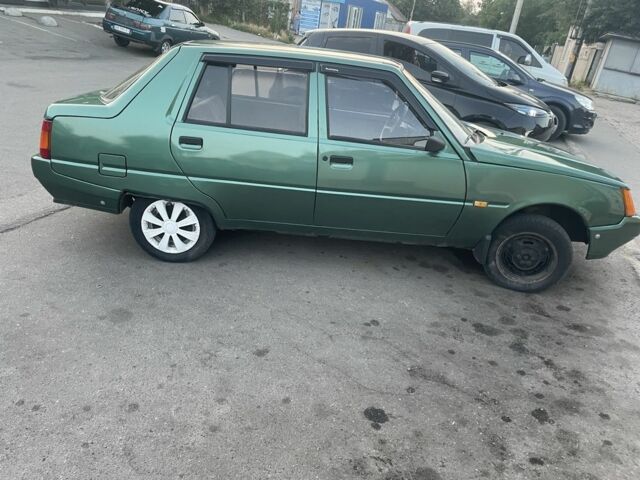 Зелений ЗАЗ 1103 Славута, об'ємом двигуна 1.2 л та пробігом 100 тис. км за 1199 $, фото 1 на Automoto.ua