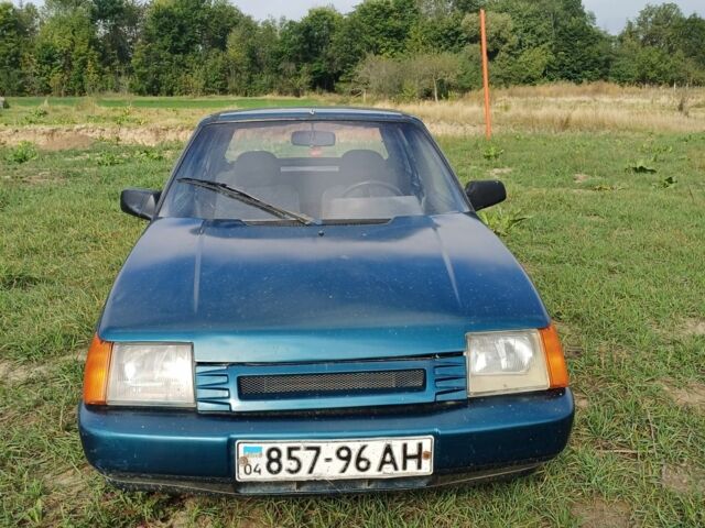 Зеленый ЗАЗ 1103 Славута, объемом двигателя 1.2 л и пробегом 300 тыс. км за 600 $, фото 1 на Automoto.ua