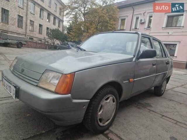 ЗАЗ 1103 Славута 2006 у Києві на Automoto.ua Зелений ЗАЗ 1103 Славута, об'ємом двигуна 1.2 л та пробігом 37 тис. км за 1068 $, фото 1 на Automoto.ua