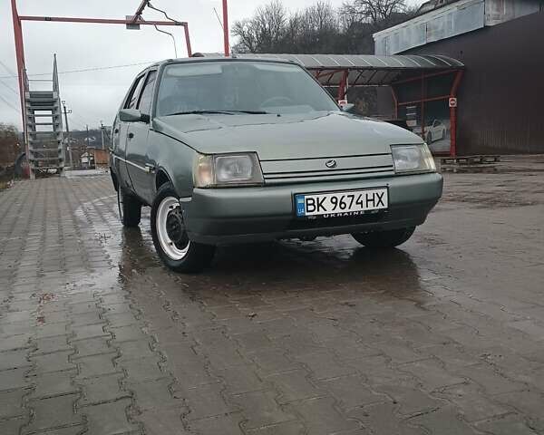 Зеленый ЗАЗ 1103 Славута, объемом двигателя 1.2 л и пробегом 800 тыс. км за 600 $, фото 1 на Automoto.ua