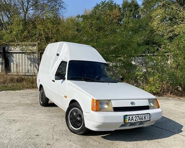 Белый ЗАЗ 1105 Дана, объемом двигателя 1.2 л и пробегом 110 тыс. км за 1350 $, фото 1 на Automoto.ua