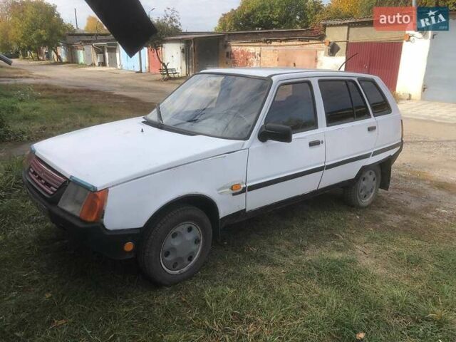 Белый ЗАЗ 1105 Дана, объемом двигателя 1.1 л и пробегом 100 тыс. км за 450 $, фото 1 на Automoto.ua