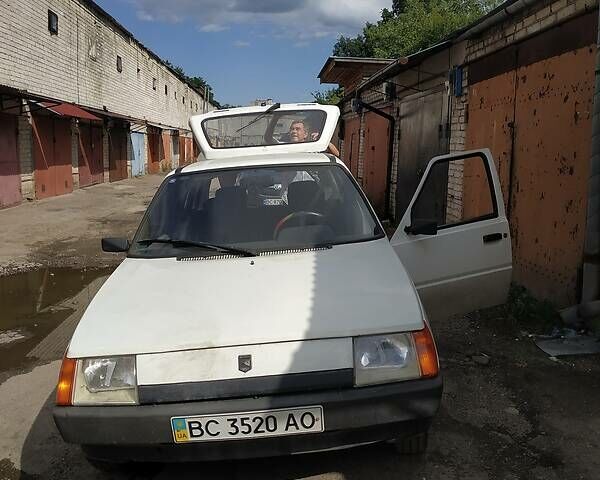 Белый ЗАЗ 1105 Дана, объемом двигателя 1.2 л и пробегом 29 тыс. км за 950 $, фото 1 на Automoto.ua